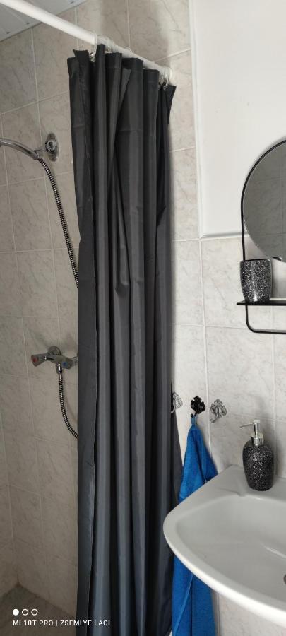 Veľký MederHodosi Apartmanアパートメント エクステリア 写真